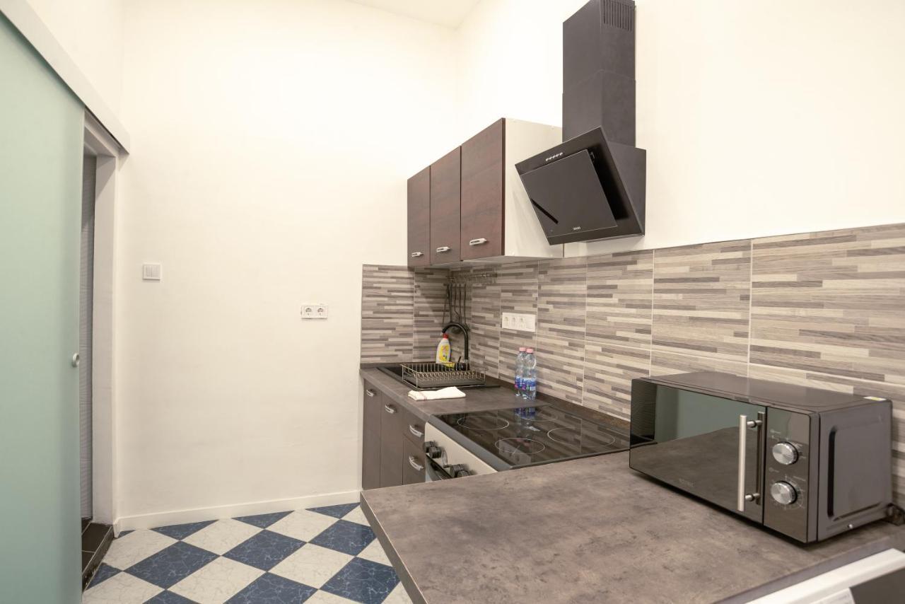 Bella Mia - Entire Apartment Near Liszt Ferenc Ter Budapest Kültér fotó
